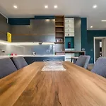Blloku Deluxe 1br/ap Apartment Tirana