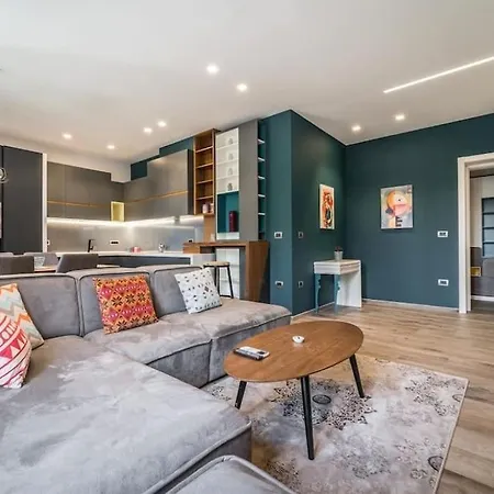 Blloku Deluxe 1br/ap * Tirana