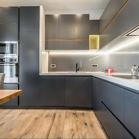 Blloku Deluxe 1br/ap Apartment *